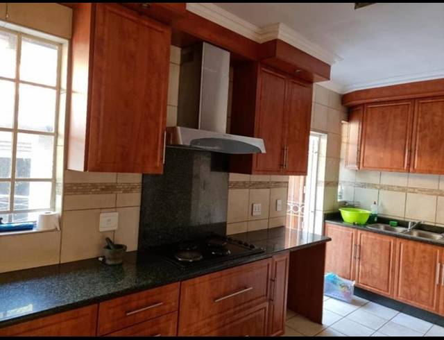 4 BEDROOM PROPERTY TO RENT IN GALLO MANOR